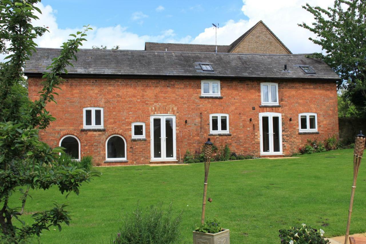 Bed and Breakfast The Old Bakery Barn Pattishall Экстерьер фото
